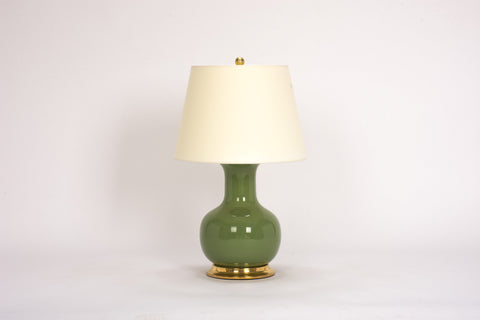 Single Medium William Lamp in Avocado